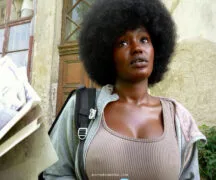 A vadia fez sexo por dinheiro