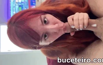 Kinechan engolindo porra quentinha depois do boquete