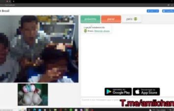 Amiichan se exibindo pelada para os fãs no chat brasil