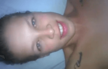 Galega sem pregas fazendo sexo anal