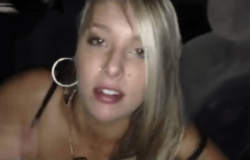Novinha ordenhando o motorista do uber