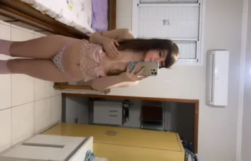 Sayuri Mattar mostrou os peitinhos
