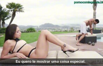 Pornô legenda Abella Danger recompensou o rapaz com um boquete e engoliu tudo bem gostoso até o final sem tirar o olho dele.