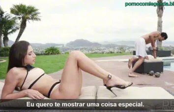 Pornô legenda Abella Danger recompensou o rapaz com um boquete