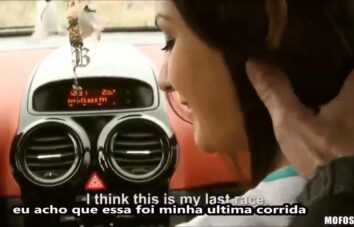 Pornôcomlegenda novinha foi socorrida e acabou transando com dois